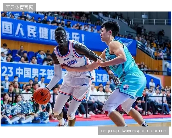 CBA3消息！中国小将突破重围，胡明轩透露季前赛秘密，宏远主帅亲承新外援即将到位——球迷必读！